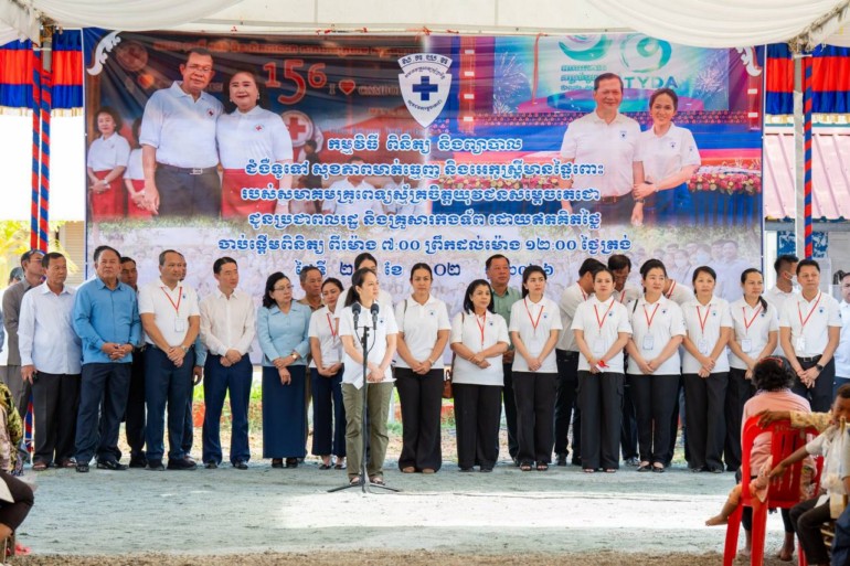 លោកជំទាវ​បណ្ឌិត ពេ​ជ ចន្ទ​មុន្នី ហ៊ុន​ម៉ា​ណែ​ត ដឹកនាំ​ពេទ្យ TYDA ពិនិត្យ​ព្យាបាល​ជំងឺ​ពលរដ្ឋ​ជាង​៤​ពាន់​គ្រួសារ​នៅ​កំពង់ស្ពឺ​